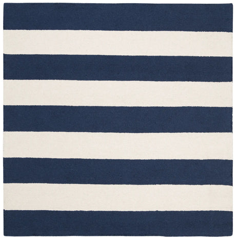 Safavieh Safavieh Kids 5'-0" x 5'-0" Rug in Navy / Ivory