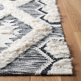 Safavieh Natura 4'-0" x 6'-0" Rug in Ivory / Black