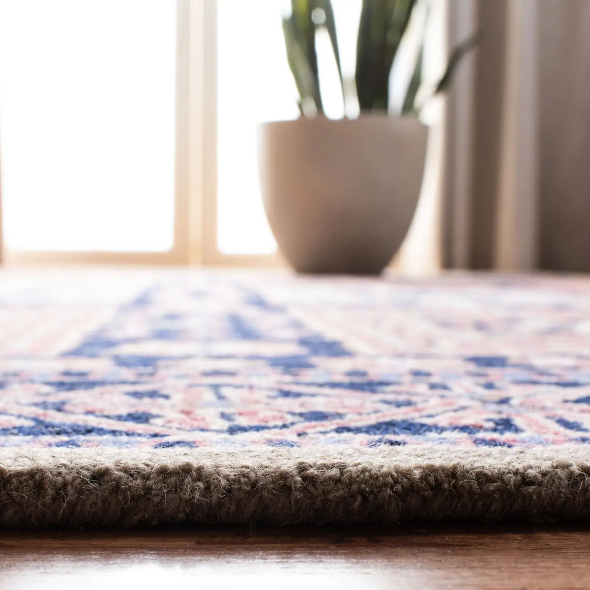 Safavieh Bellagio 5'-0" x 8'-0" Rug in Black / Navy