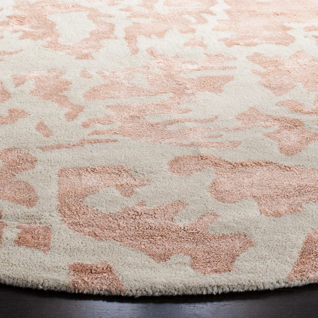 Safavieh Soho 6'-0" x 6'-0" Rug in Ivory