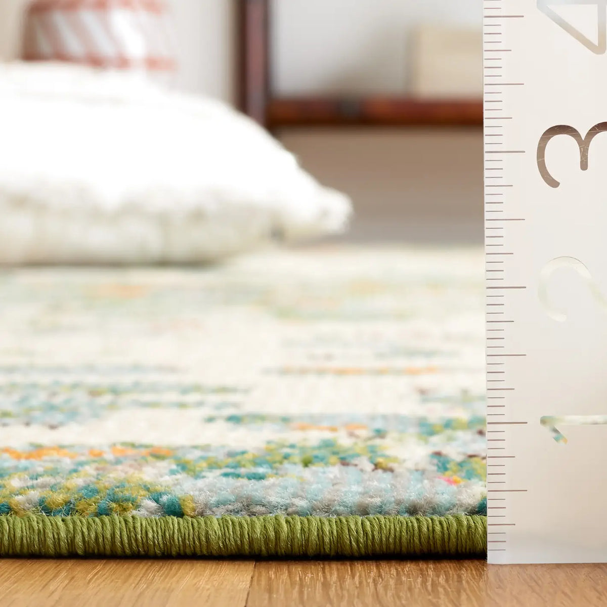 Safavieh Monaco 4'-0" x 6'-0" Rug in Sage / Rust