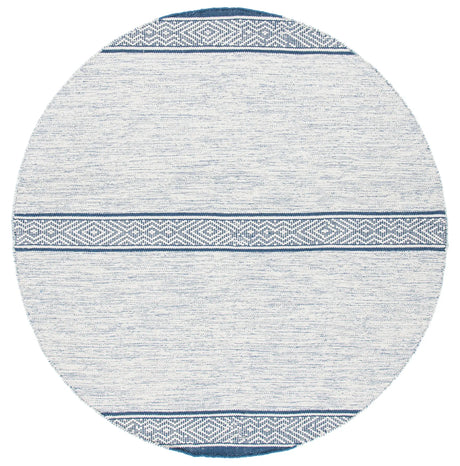 Safavieh Montauk 6'-0" x 6'-0" Rug in Ivory / Navy