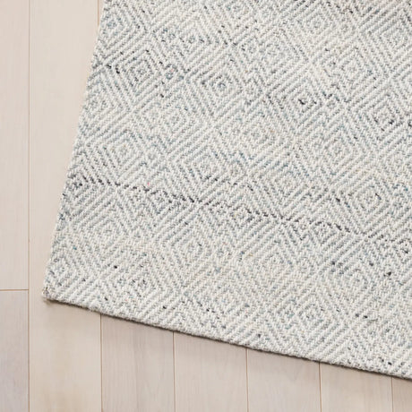 Safavieh Martha Stewart 8'-0" x 10'-0" Rug in Light Blue / Ivory