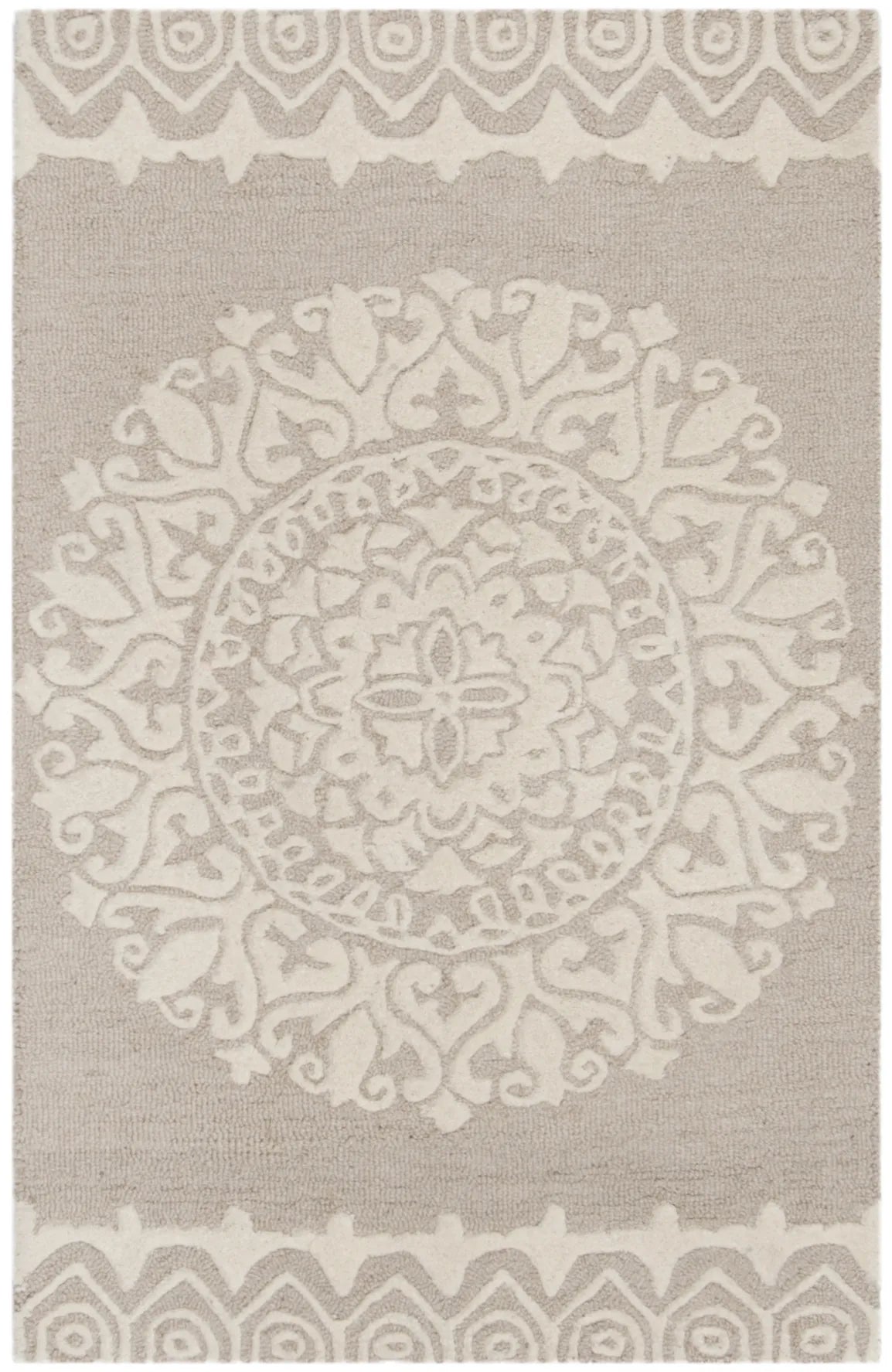 Safavieh Bella 2'-6" x 4'-0" Rug in Beige / Ivory
