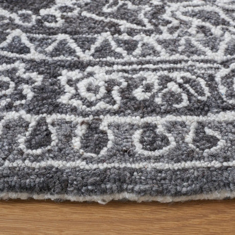 Safavieh Marquee 6'-0" x 6'-0" Rug in Black / Ivory