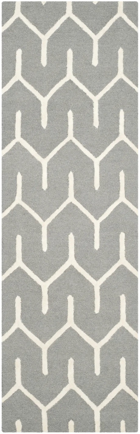 Safavieh Cambridge 2'-6" x 8'-0" Rug in Dark Grey / Ivory