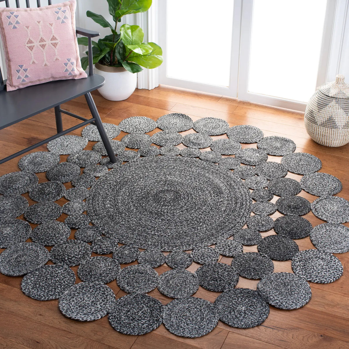 Safavieh Cape Cod 5'-0" x 5'-0" Rug in Charcoal