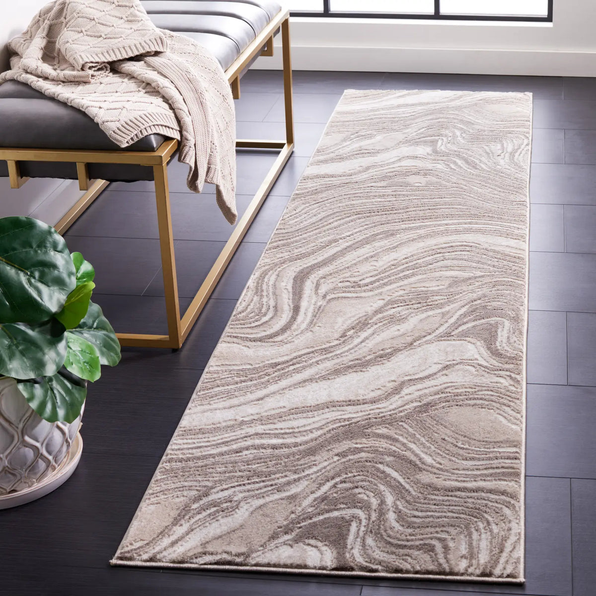 Safavieh Meadow 500 2'-0" x 8'-0" Rug in Beige