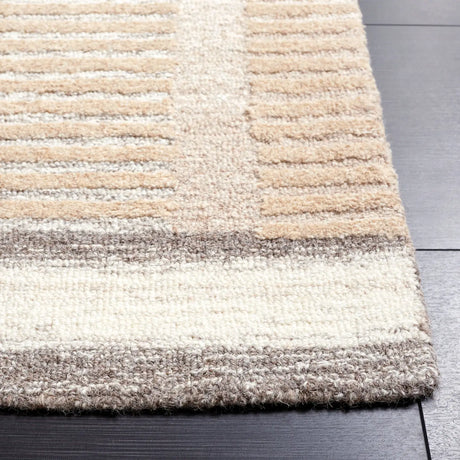 Safavieh Ebony 4'-0" x 6'-0" Rug in Beige / Ivory