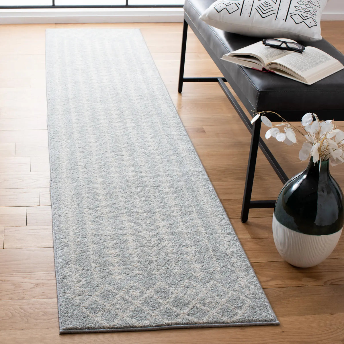 Safavieh Tulum 2'-0" x 9'-0" Rug in Light Grey / Ivory