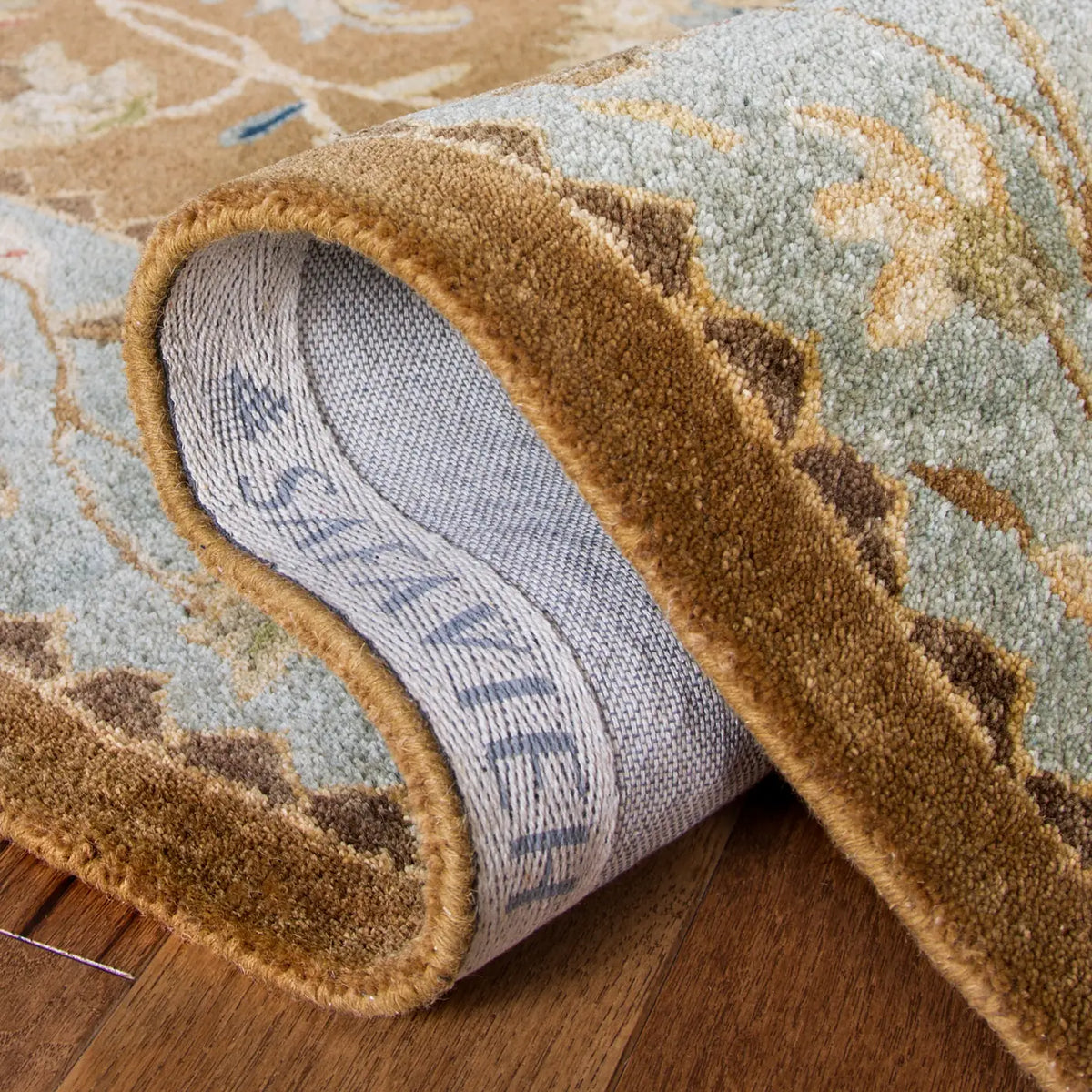 Safavieh Bergama 4'-0" x 6'-0" Rug in Brown / Blue