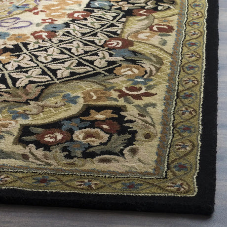 Safavieh Classic 4'-0" x 6'-0" Rug in Black / Gold