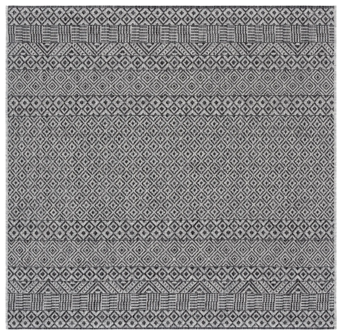 Safavieh Courtyard 5'-3" x 5'-3" Rug in Grey / Black