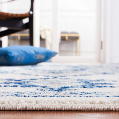 Safavieh Tulum 4'-0" x 6'-0" Rug in Ivory / Blue