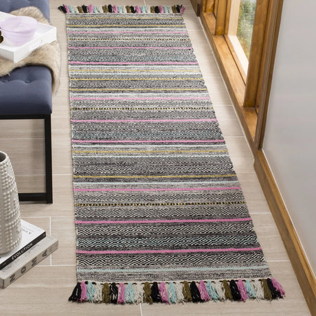 Safavieh Montauk 2'-3" x 8'-0" Rug in Black / Multi