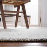 Safavieh Roslyn 4'-0" x 6'-0" Rug in Grey / Ivory