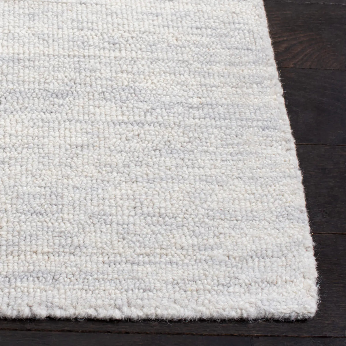 Safavieh Metro 4'-0" x 6'-0" Rug in Ivory