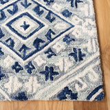 Safavieh Aspen 4'-0" x 6'-0" Rug in Grey / Navy