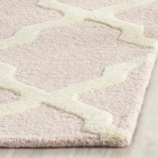 Safavieh Cambridge 2'-6" x 10'-0" Rug in Light Pink / Ivory