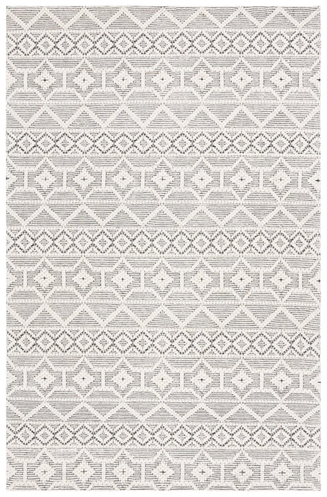 Safavieh Marbella 4'-0" x 6'-0" Rug in Grey / Ivory