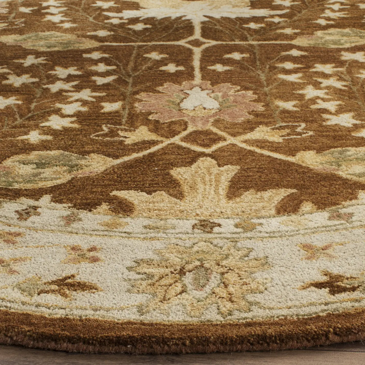 Safavieh Antiquity 6'-0" x 6'-0" Rug in Brown / Beige