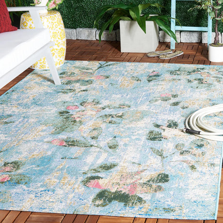 Safavieh Barbados 500 4'-0" x 6'-0" Rug in Light Blue / Green