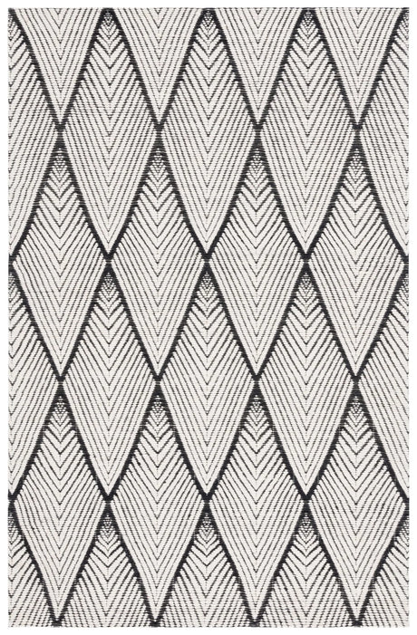 Safavieh Marbella 4'-0" x 6'-0" Rug in Black / Ivory
