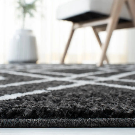 Safavieh Adirondack 4'-0" x 6'-0" Rug in Black / Light Grey