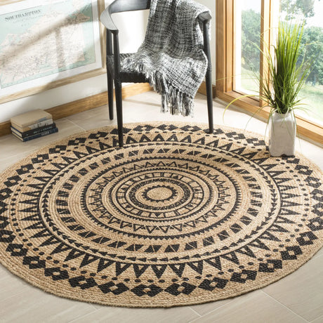 Safavieh Natural Fiber 6'-0" x 6'-0" Rug in Black / Natural