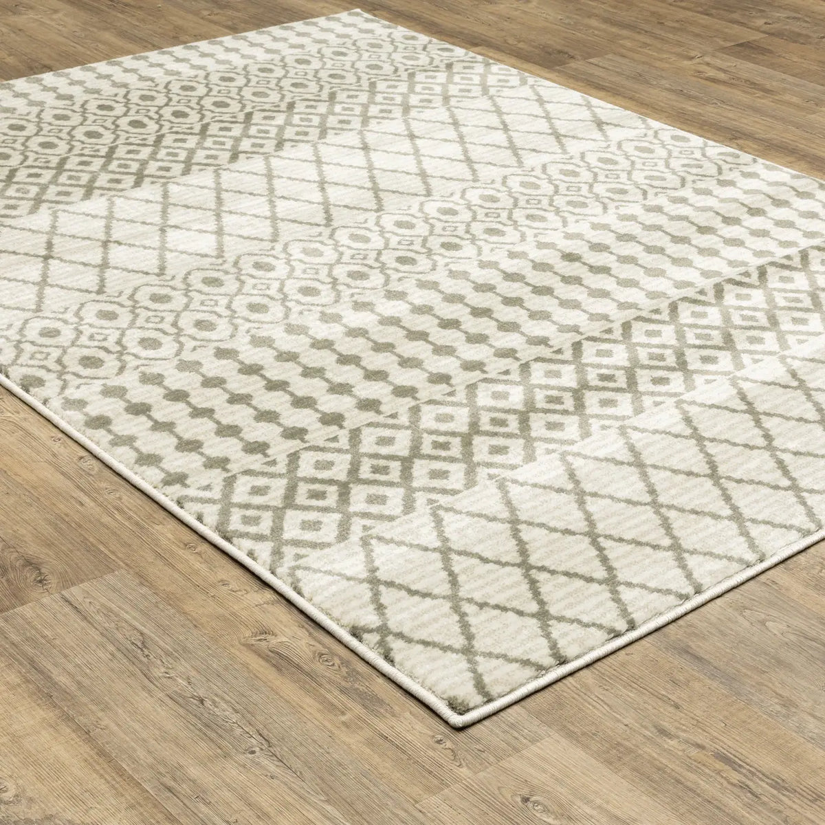 Oriental Weavers Sphinx Georgia 717B0 Ivory/ Grey Rugs - angle detail