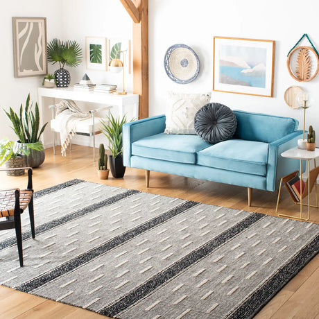 Safavieh Striped Kilim 6'-0" x 9'-0" Rug in Black / Ivory