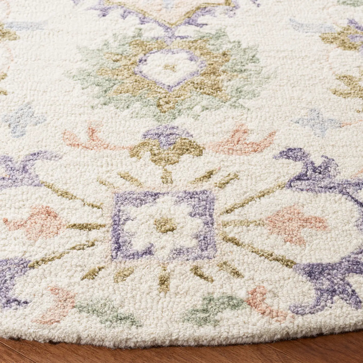 Safavieh Metro 6'-0" x 6'-0" Rug in Ivory / Green