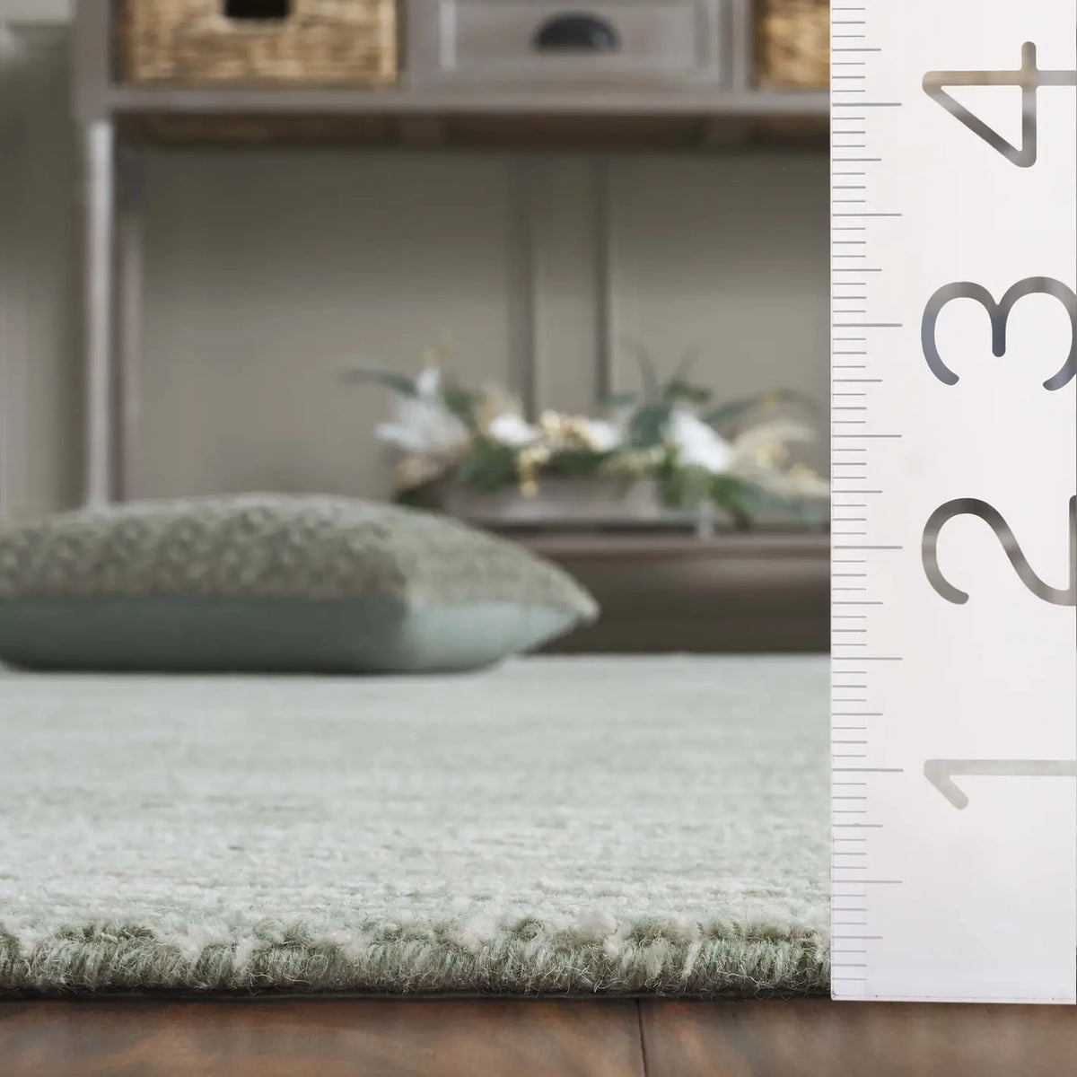 Safavieh Metro 4'-0" x 6'-0" Rug in Sage / Ivory