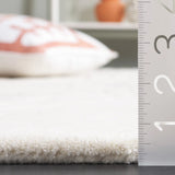 Safavieh Mykonos 4'-0" x 6'-0" Rug in Ivory / Silver