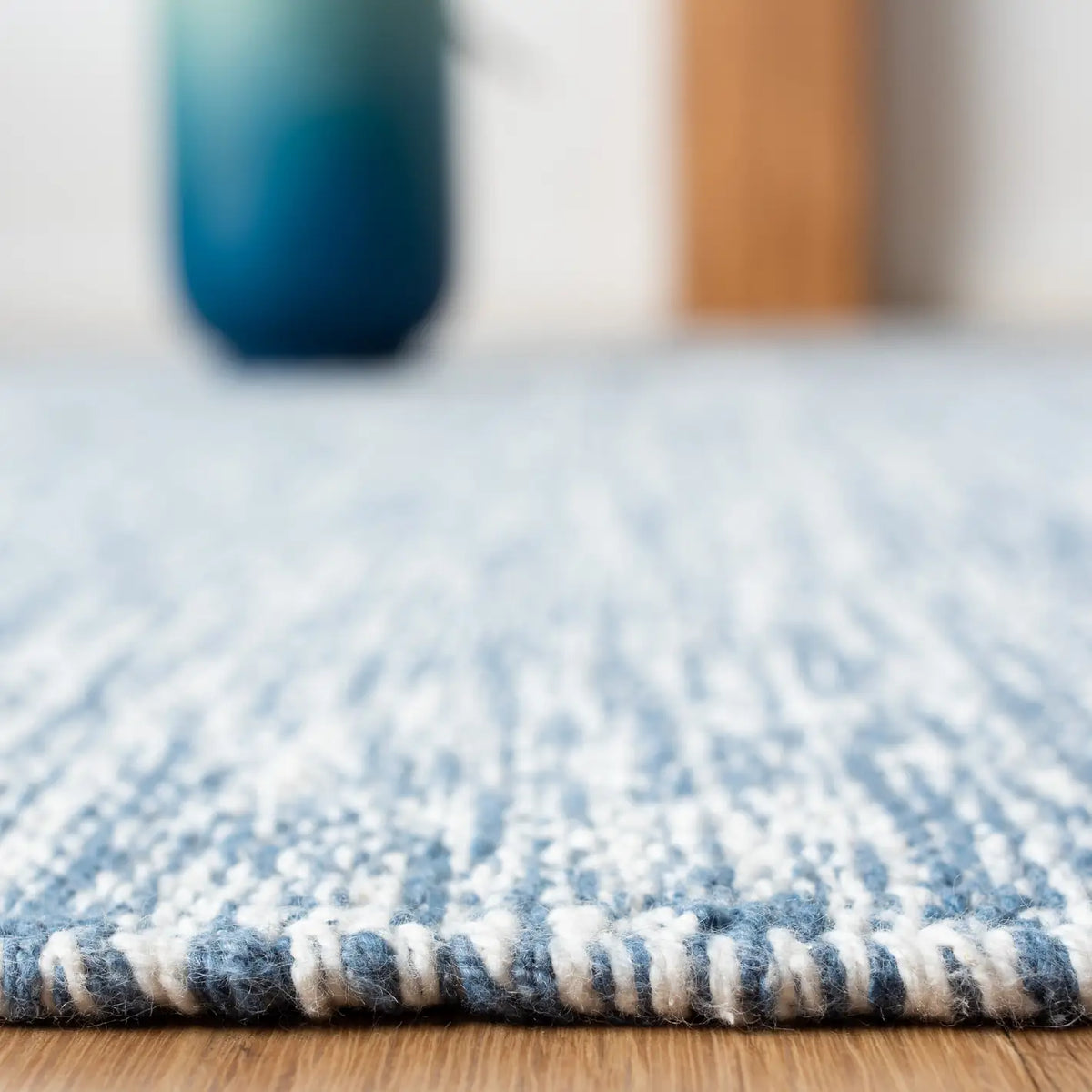 Safavieh Montauk 5'-0" x 8'-0" Rug in Blue