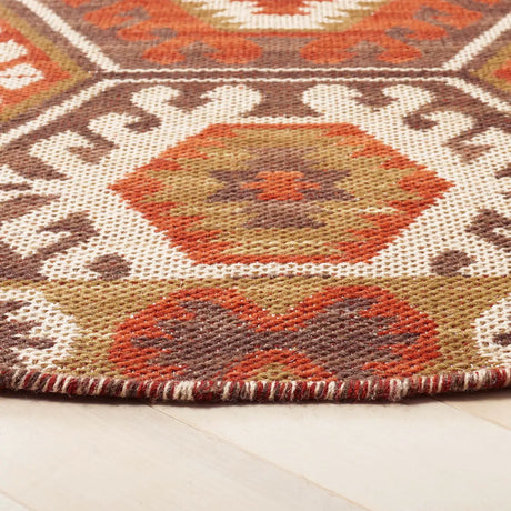 Safavieh Kilim 6'-0" x 6'-0" Rug in Red / Olive