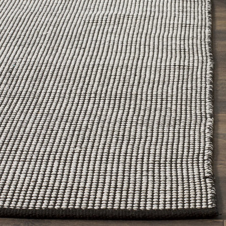 Safavieh Montauk 5'-0" x 8'-0" Rug in Ivory / Black