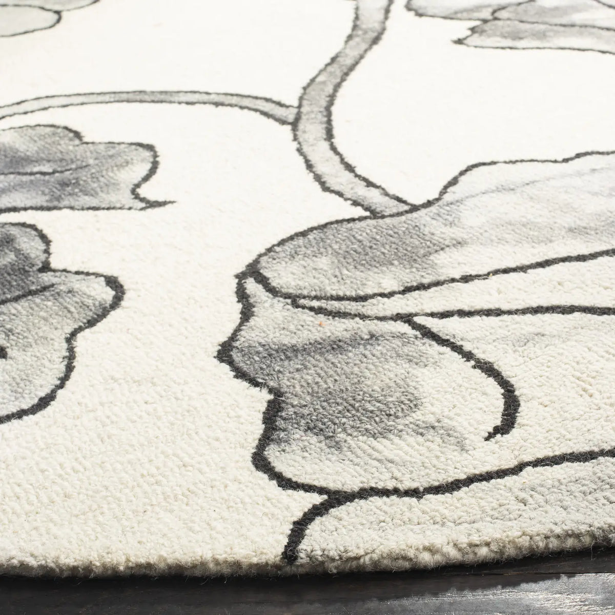 Safavieh Dip Dye 7'-0" x 7'-0" Rug in Ivory / Light Grey