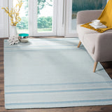 Safavieh Kilim 4'-0" x 6'-0" Rug in Light Blue / Ivory