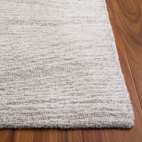 Safavieh Metro 4'-0" x 6'-0" Rug in Natural / Ivory