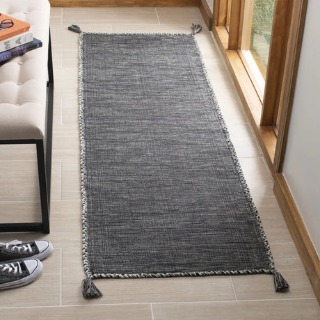 Safavieh Montauk 2'-3" x 10'-0" Rug in Grey / Black