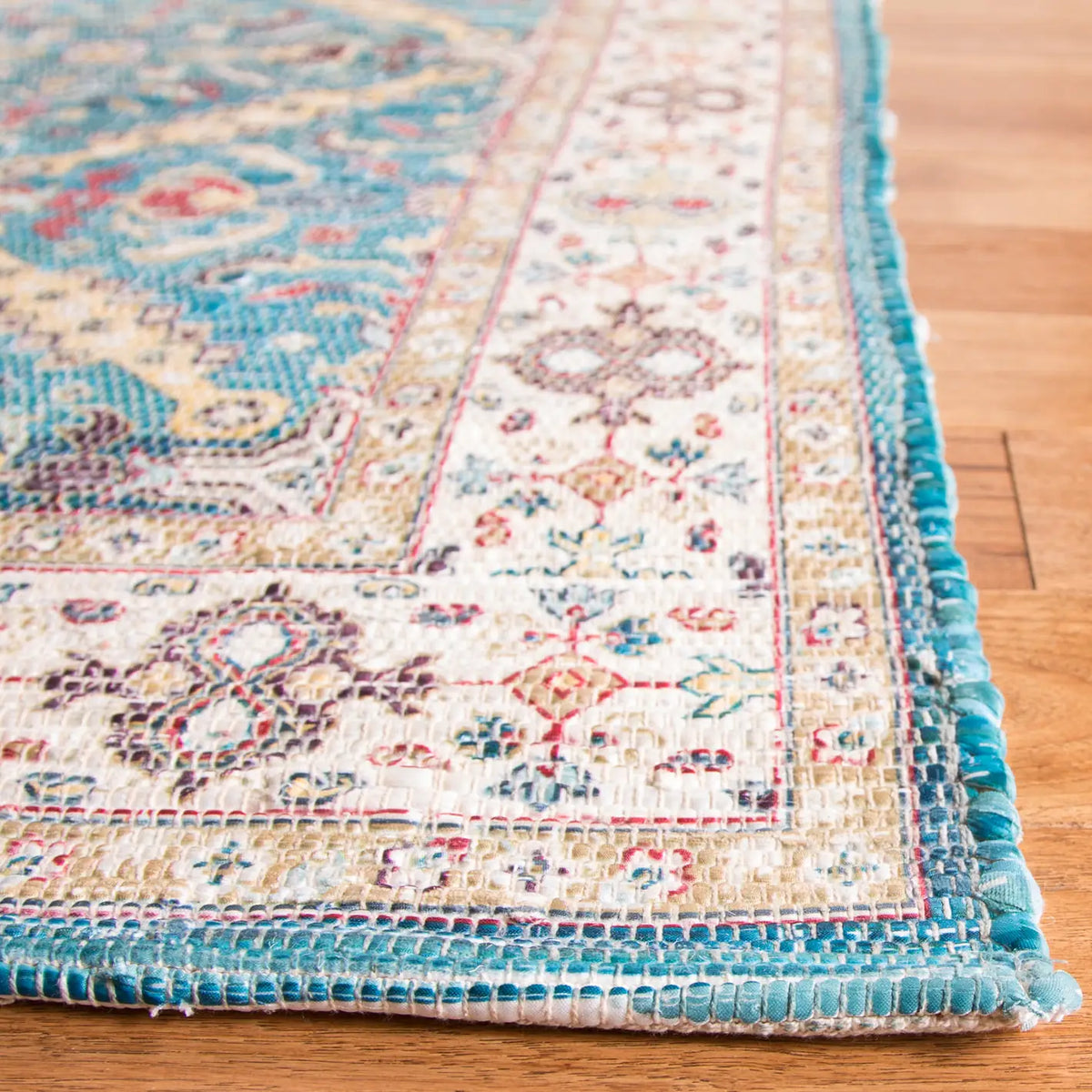 Safavieh Saffron 4'-0" x 6'-0" Rug in Navy / Creme