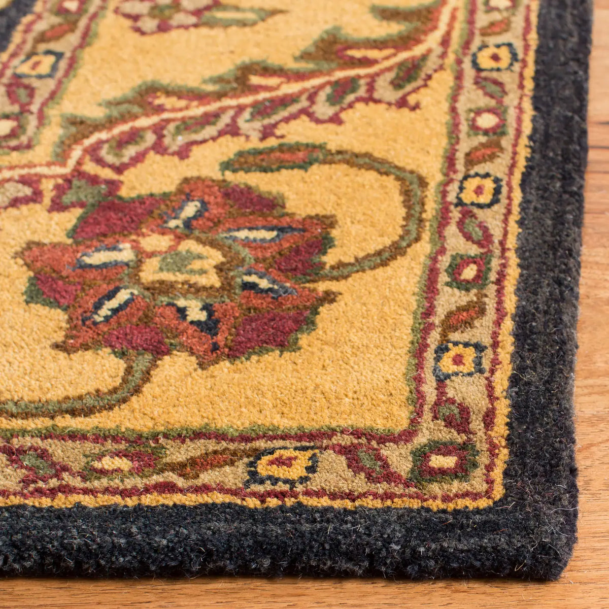 Safavieh Golden Jaipur 4'-0" x 6'-0" Rug in Black / Gold