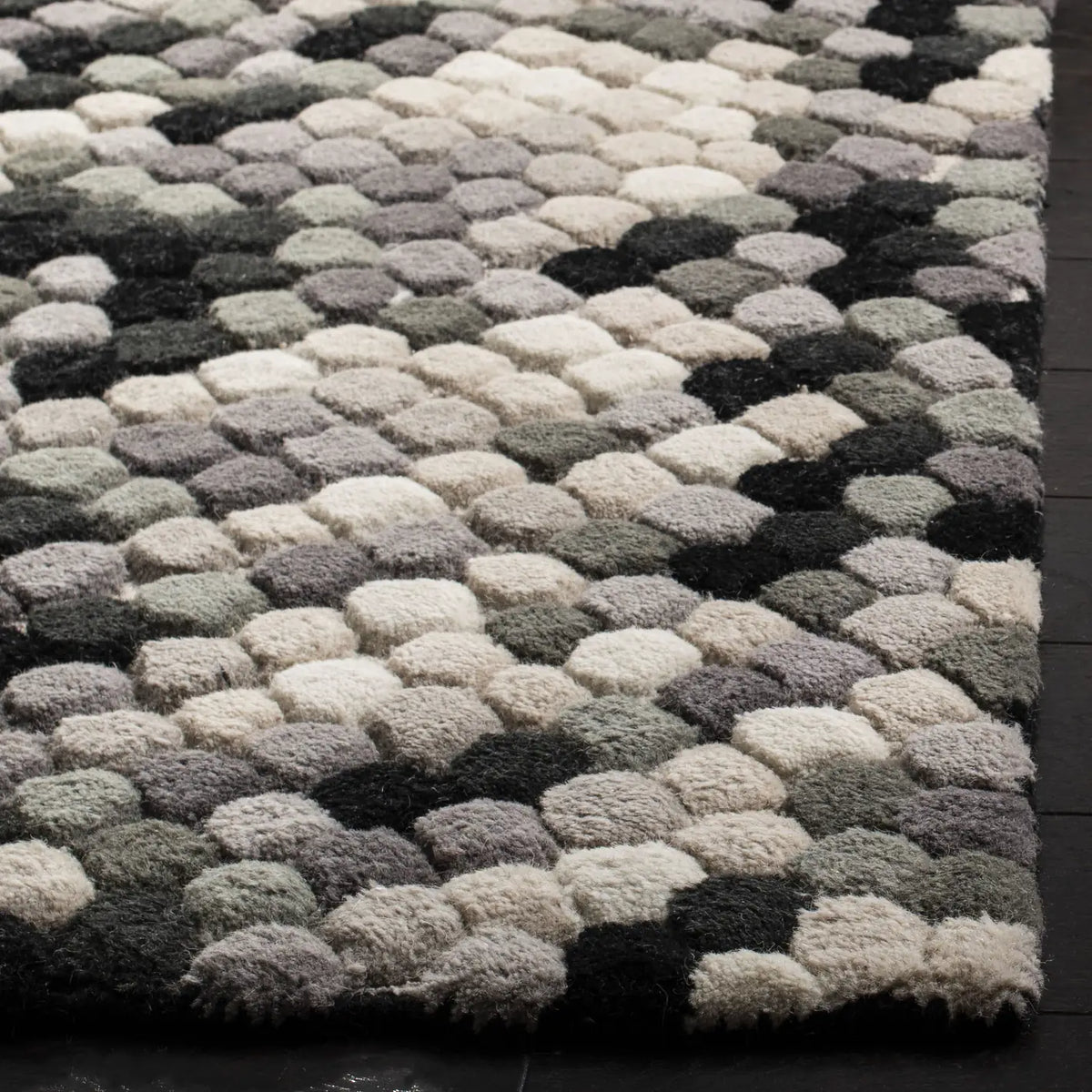 Safavieh Soho 3'-6" x 5'-6" Rug in Ivory / Grey