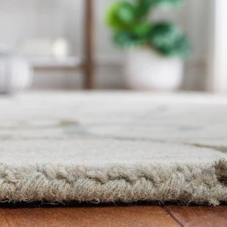 Safavieh Soho 3'-6" x 5'-6" Rug in Grey / Multi