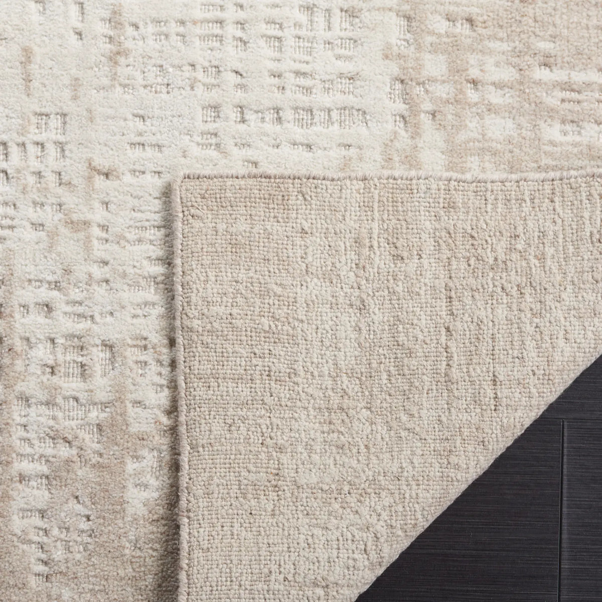 Safavieh Mirage 6'-0" x 9'-0" Rug in Ivory / Beige