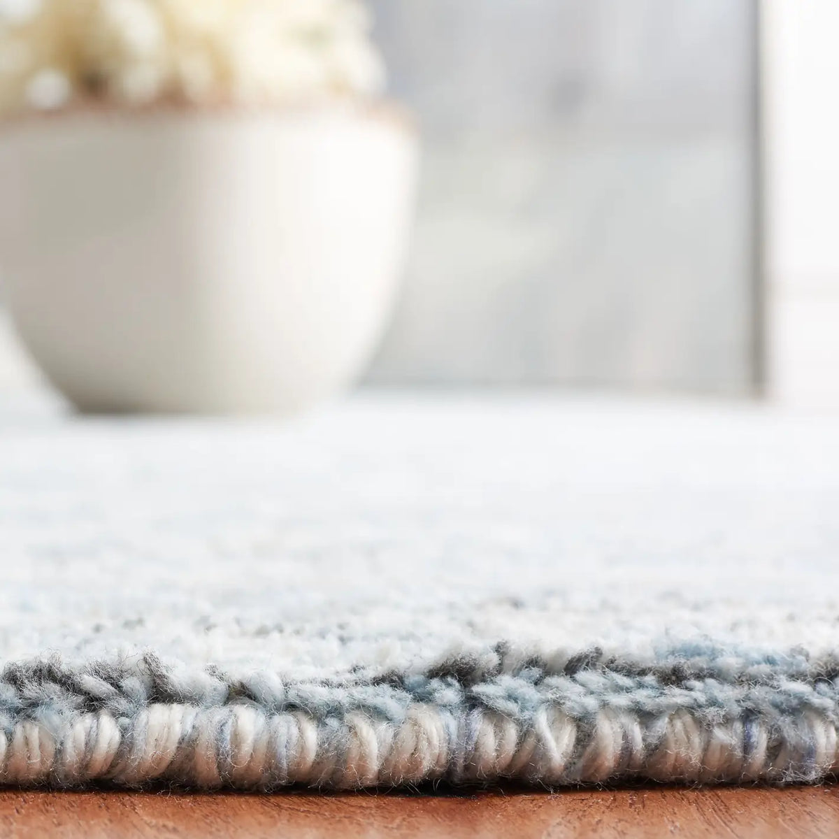 Safavieh Marquee 4'-0" x 6'-0" Rug in Blue / Grey