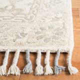 Safavieh Aspen 4'-0" x 6'-0" Rug in Light Grey / Grey
