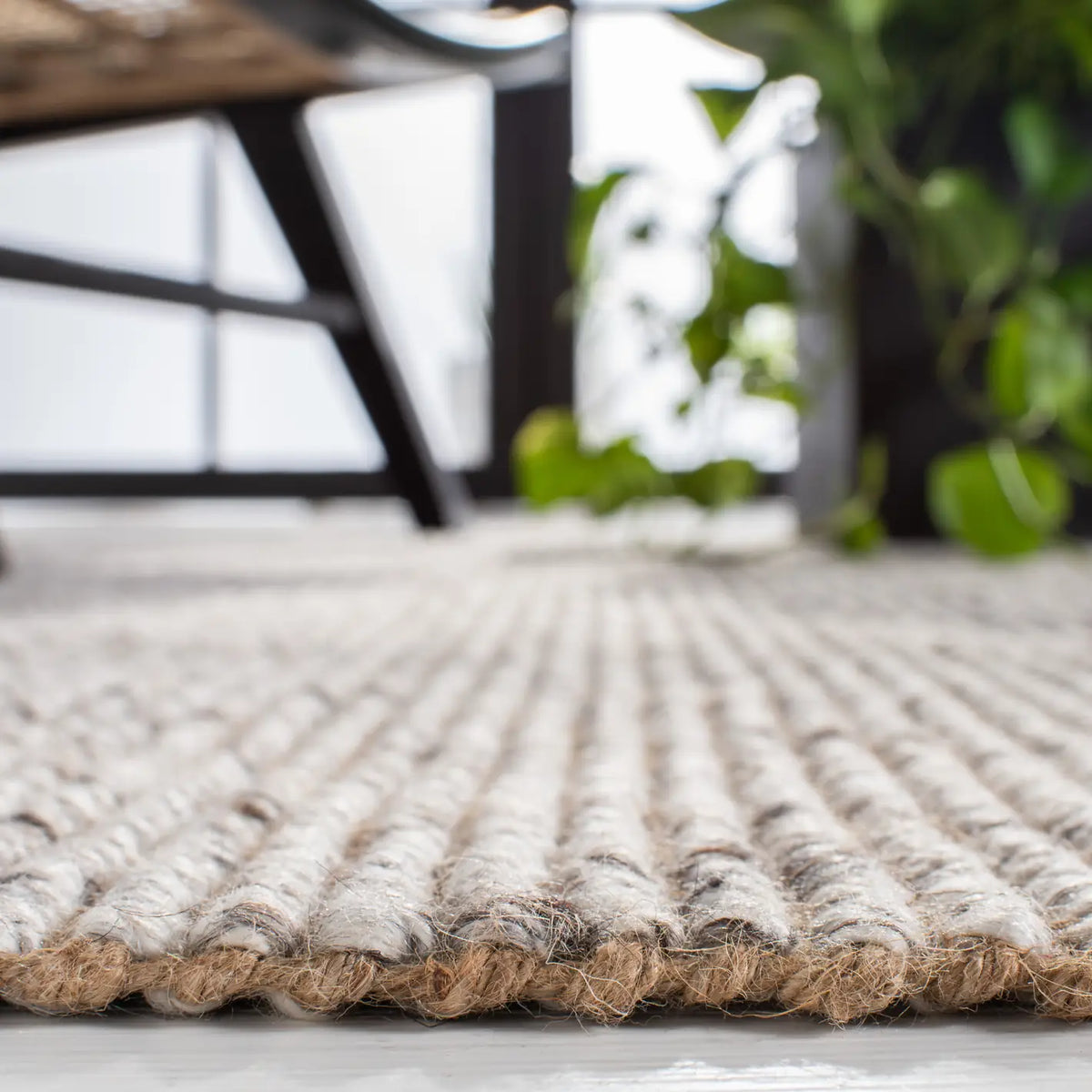 Safavieh Natural Fiber 4'-0" x 6'-0" Rug in Silver / Natural