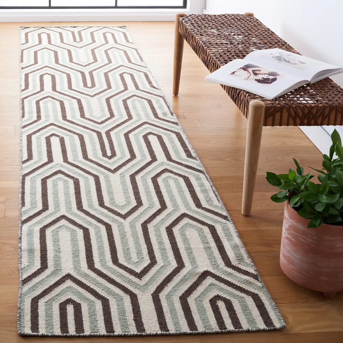 Safavieh Dhurries 2'-6" x 10'-0" Rug in Grey / Multi
